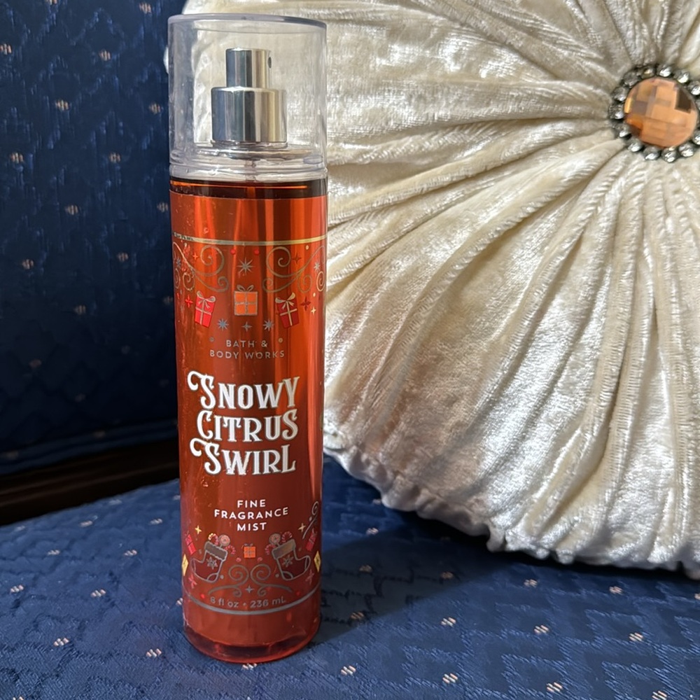 BATH & BODY WORKS SET. . . SNOWY CITRUS SWIRL SCENT - Picture 3 of 4